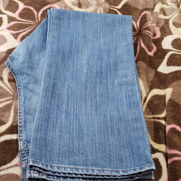 Jeans - Picture 3 of 4